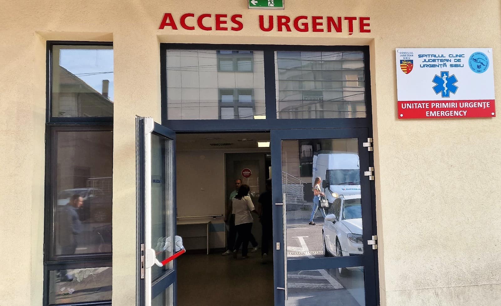 intrarea în Unitatea de Primiri Urgențe a Spitalului Județean Sibiu
