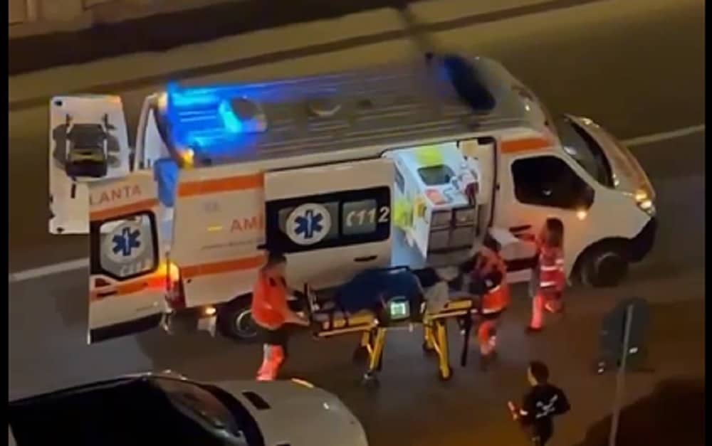 Adolescentă beată, dusă la spital cu capul spart după ce a căzut pe ...