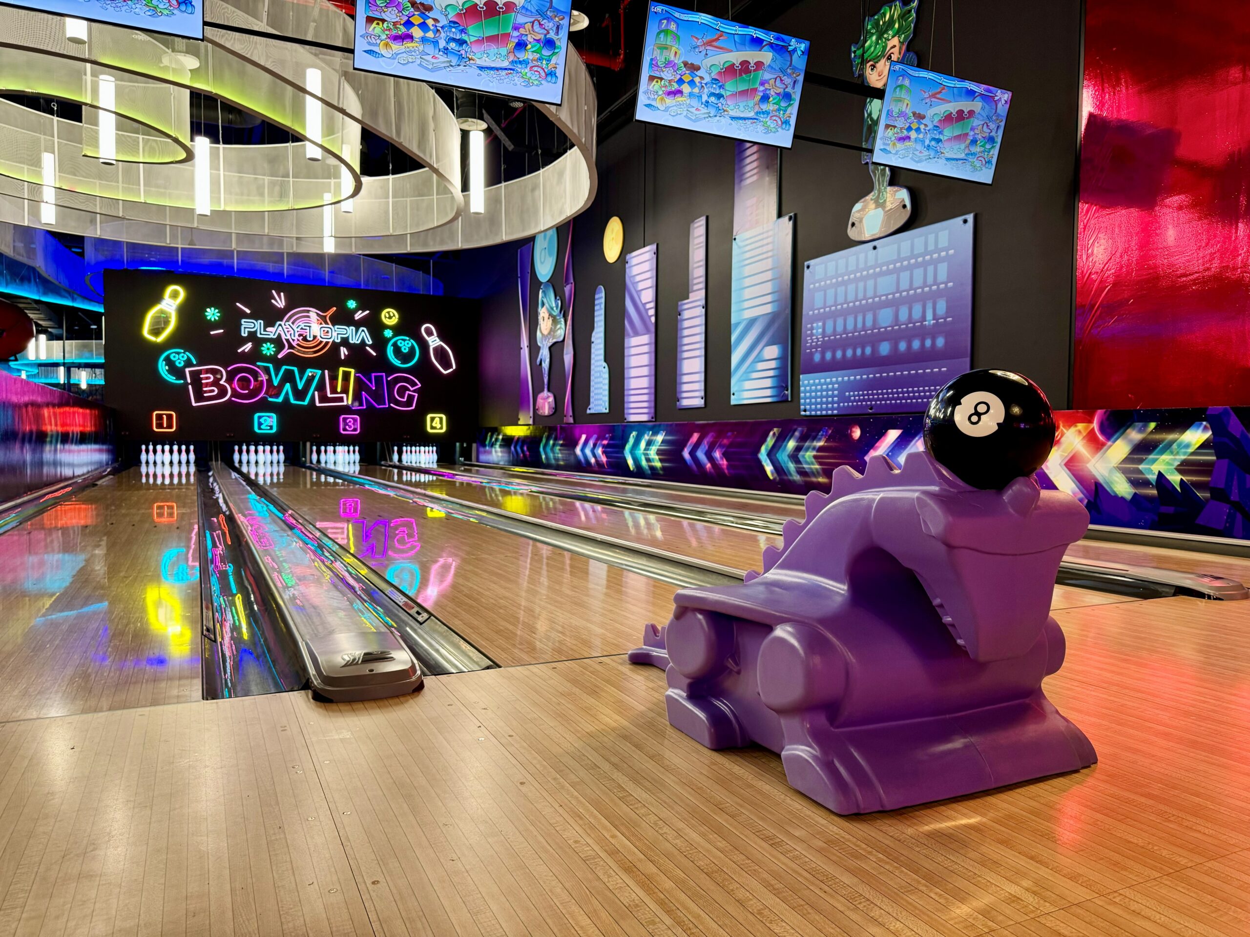 Suport pentru bile la pistele pentru copii, Playtopia Bowling Sibiu