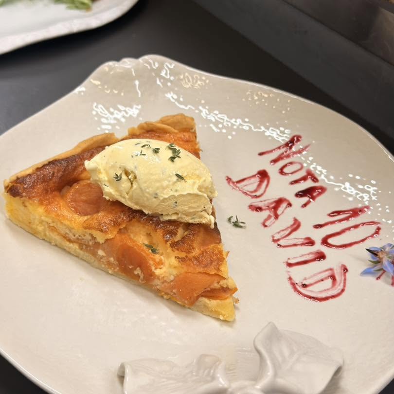 David Popovici, surprins la un restaurant din Sibiu: “Un om cald și discret” / foto
