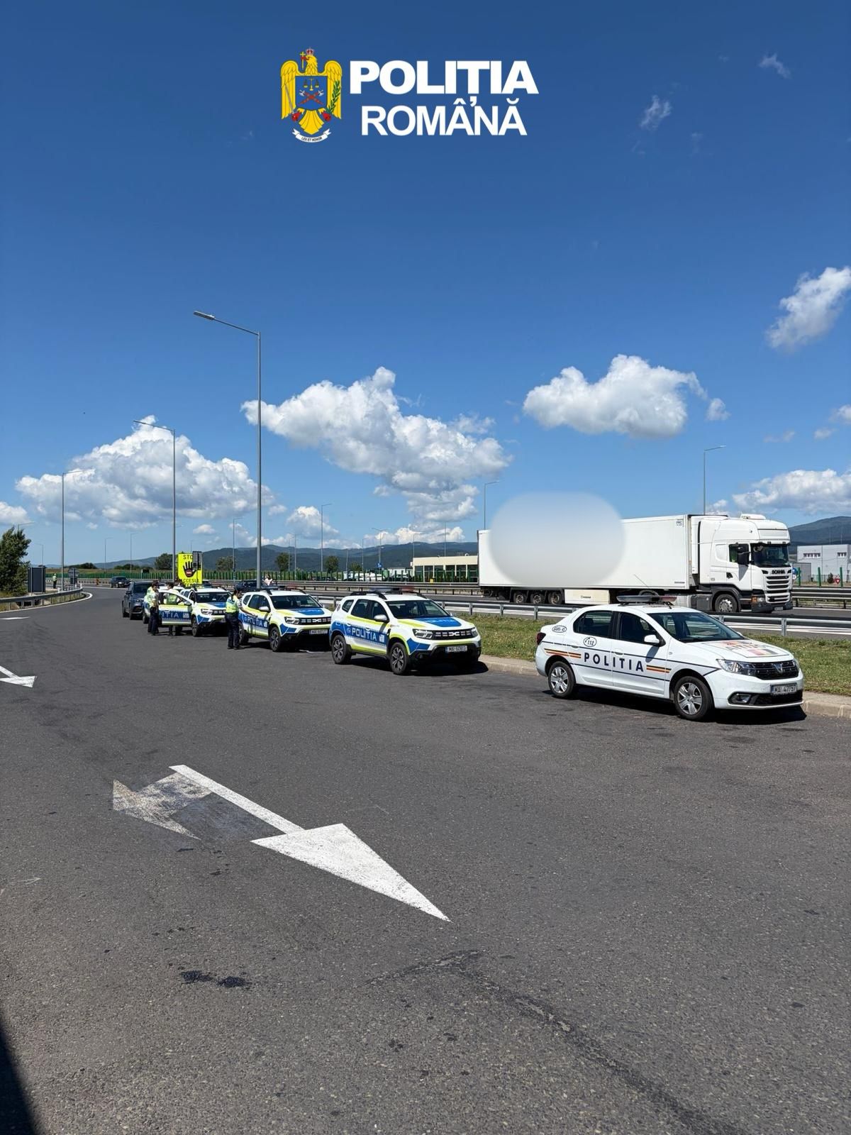 Razie pe A1 în județul Sibiu: un tânăr conducea fără permis, iar zeci de șoferi au fost amendați / foto