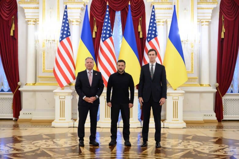 Volodimir Zelenski, Steve Witkoff și Jared Kushner, la întâlnirea de la Kiev din 6 septembrie 2026