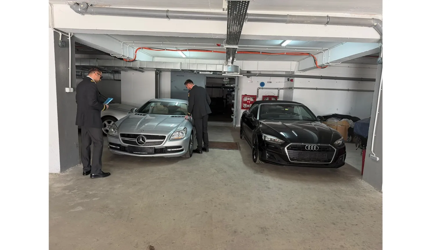 Controale ANAF la comercianții de mașini second-hand: caută vânzări nefiscalizate și prețuri „micșorate” / foto