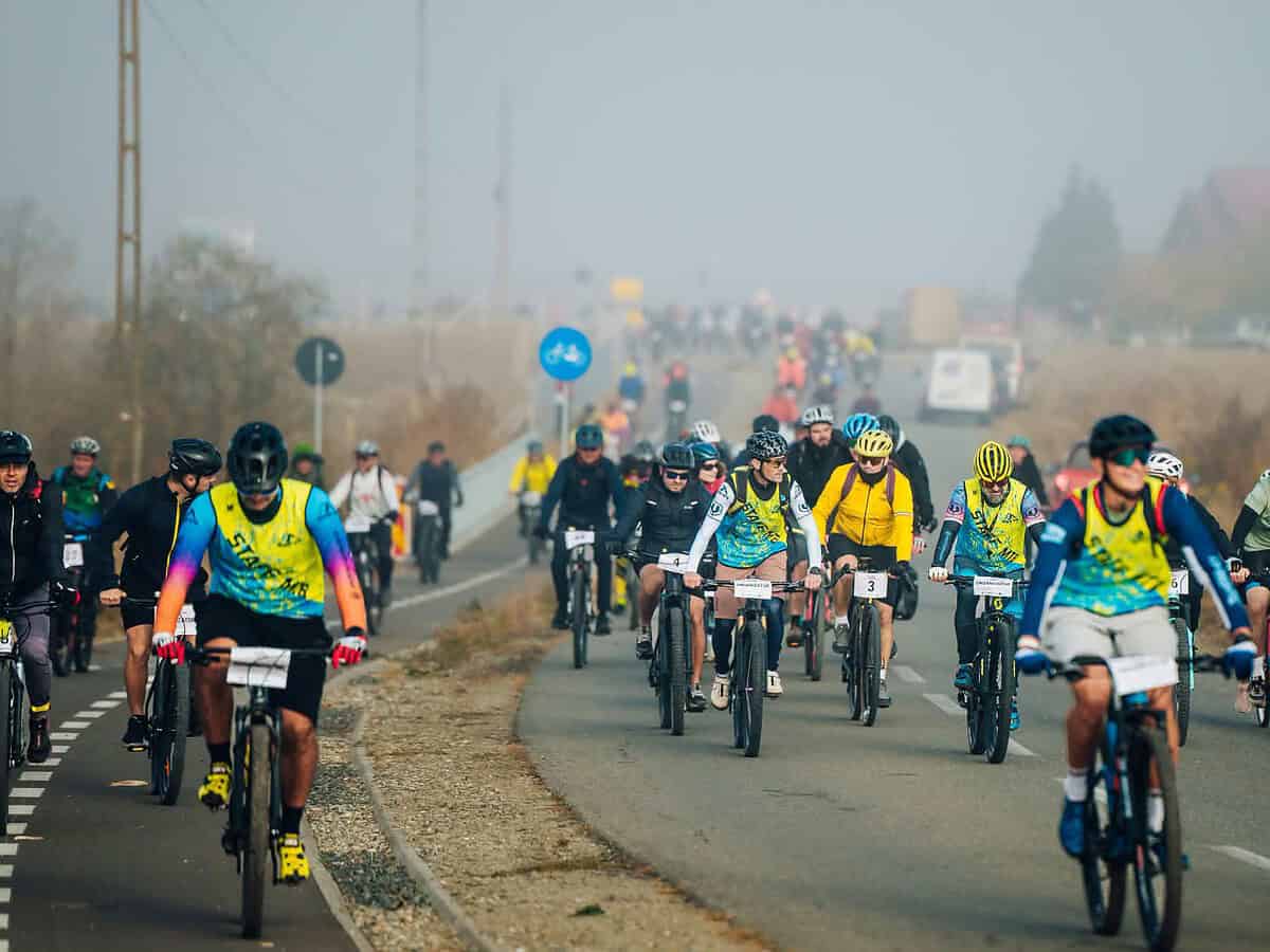 Succes la prima ediție „Pedalează și Vizitează”: peste 200 de cicliști au străbătut Avrigul și Țara Oltului / foto