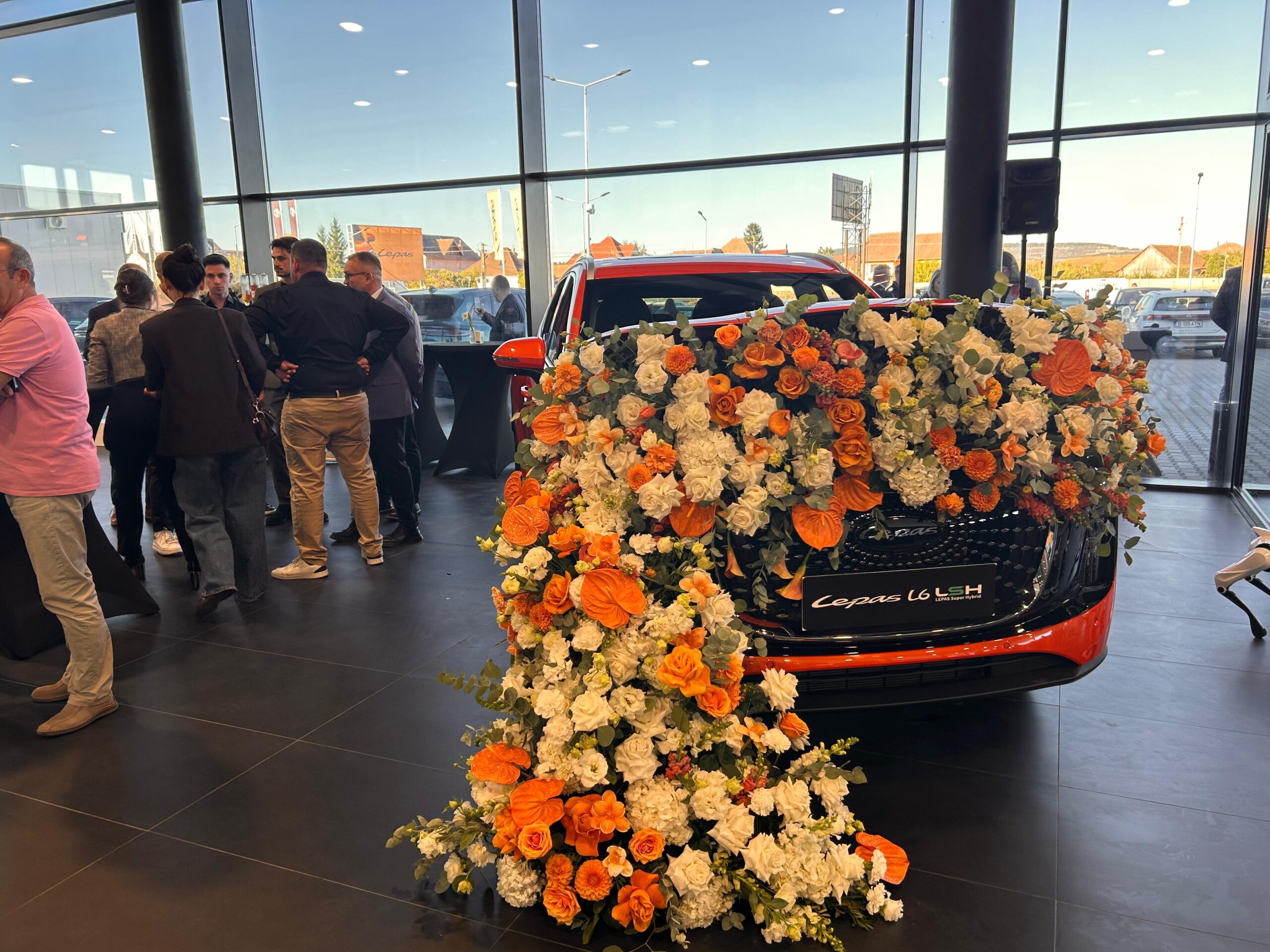 LEPAS a ajuns oficial în România. Cel mai mare showroom al brandului din Europa a fost inaugurat la Sibiu / foto video