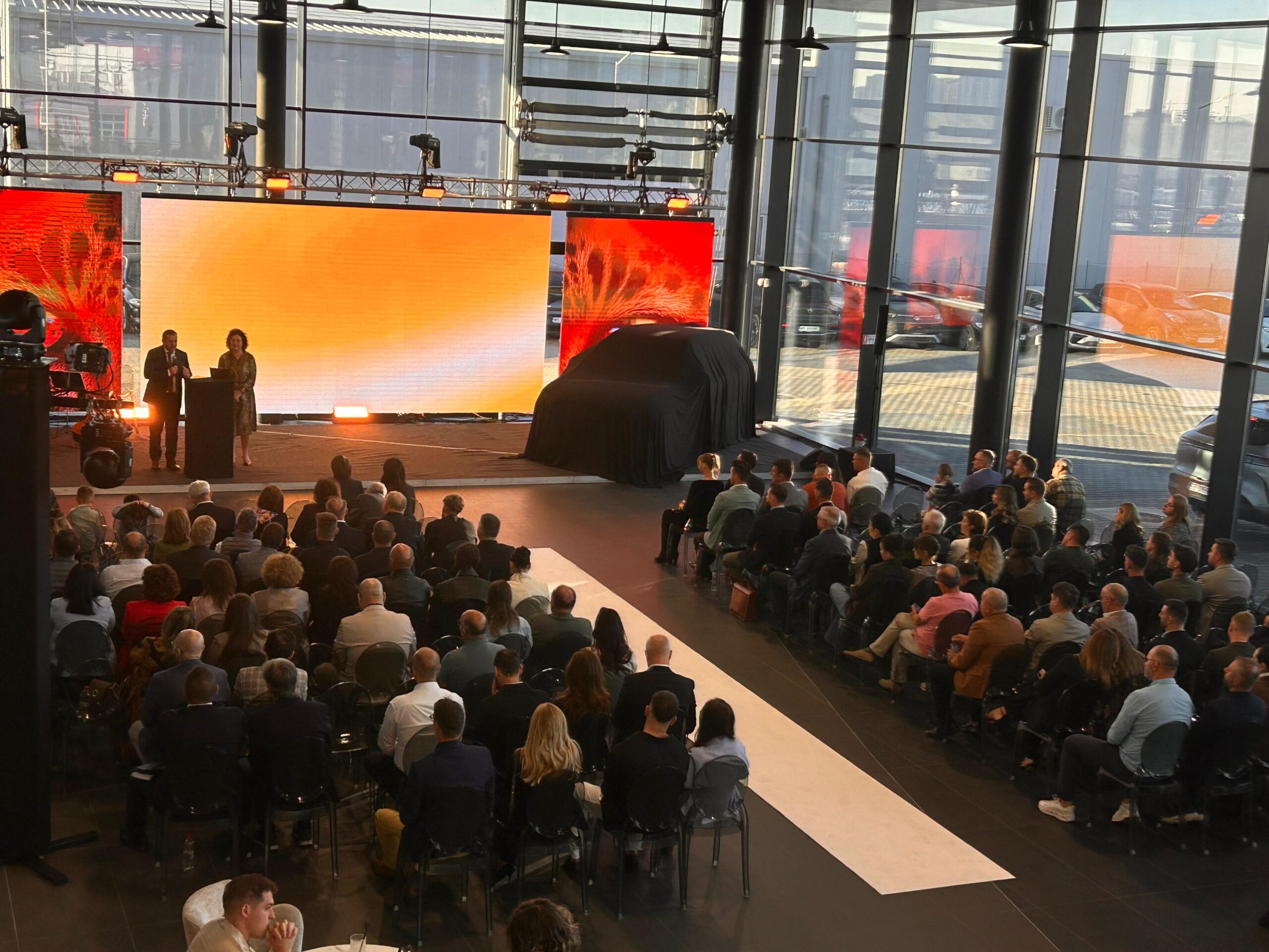 LEPAS a ajuns oficial în România. Cel mai mare showroom al brandului din Europa a fost inaugurat la Sibiu / foto video