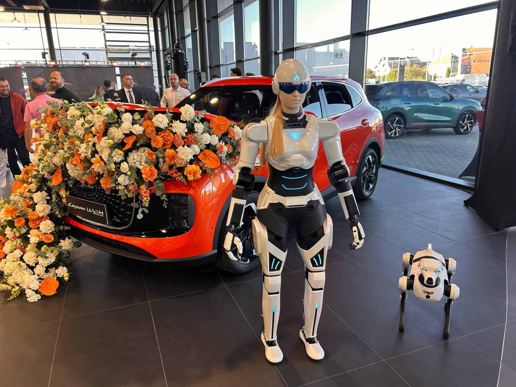 LEPAS a ajuns oficial în România. Cel mai mare showroom al brandului din Europa a fost inaugurat la Sibiu / foto video